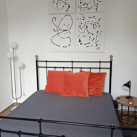 Knoche Apartment